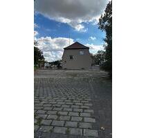 Freistehendes Bürohaus mit Parkflächen - Jüterbog