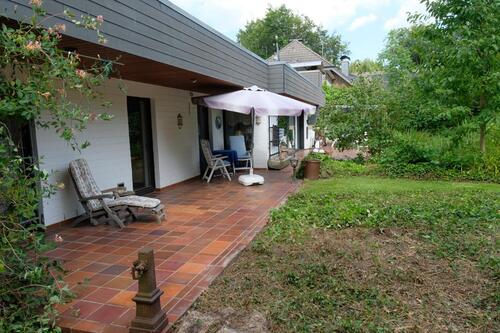 Foto - Freistehender Bungalow mit großem Garten