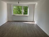 Foto - Moderne Familienwohnung mit Balkon in ruhiger, grüner Lage