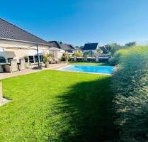 Exklusiver Bungalow (Haus) mit Designer-Garten & Pool barrierefr. - Friesack