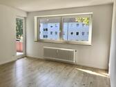 Foto - Direkt einziehen! - Helle 4-Zimmer-Wohnung mit Balkon in grüner Lage -