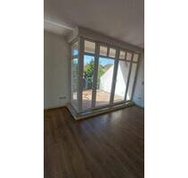 Helle 4-Zimmer-Wohnung mit Balkon in Langenhagen