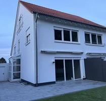DHH mit Ansprechende 5-Zimmer, geh.Inn,Erstbezug nach Renovierung - Dortmund Hombruch