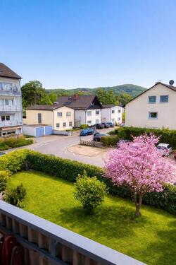 Foto - Bickenbach: Helle 2-Zimmer-Wohnung mit Balkon und Einbauküche