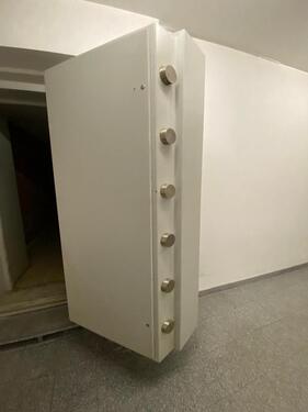 Foto - Lagerfläche in ehemaliger Tresoranlage