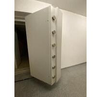 Lagerfläche in ehemaliger Tresoranlage - Groß-Bieberau