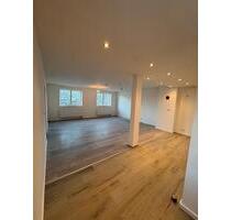 Erstbezug nach Sanierung: Zentrale 3 Zi.-Wohnung in Geisenfeld