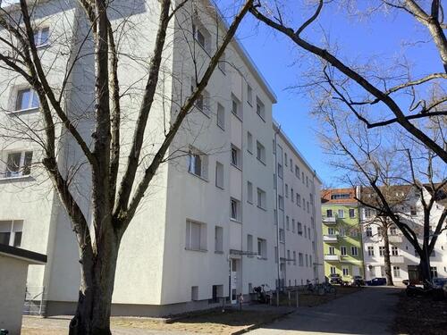Foto - Ruhig gelegene Wohnung mit Balkon und Blick ins Grüne.
