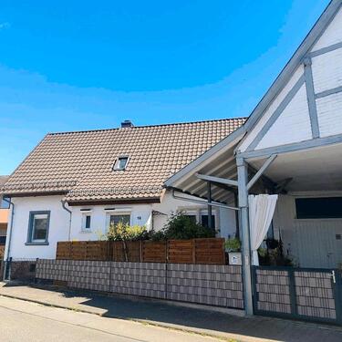 Foto - Einfamilienhaus mit Nebengebäude