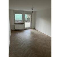 Renovierte EG 3-Raum Wohnung mit Balkon in Weißenfels West Renovierte EG 3-Raum Wohnung mit Balkon in Weißenfels West