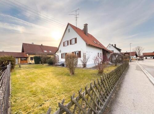 Foto - Einladendes Einfamilienhaus mit großem Potenzial in Blonhofen