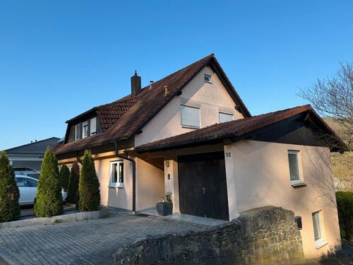 Foto - Einfamilienhaus mit Einliegerwohnung