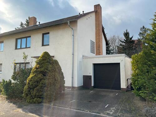 Foto - Doppelhaushälfte auf großem Grundstück - verkehrsgünstig gelegen