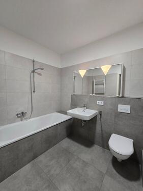 Foto - 2-Zimmer-Whg am Park - Balkon, EBK & Neues Bad + Fußbodenheizung