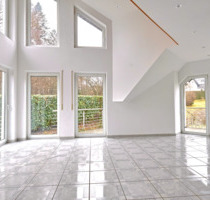 Lichtdurchflutete Maisonette Wohnung mit Galerie - Wiehl