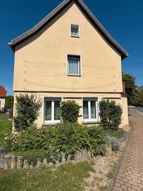 Foto - Wohnhaus mit grünem Grundstück - 98.000,00&nbsp;EUR Kaufpreis, ca.&nbsp; 120,00&nbsp;m&sup2;