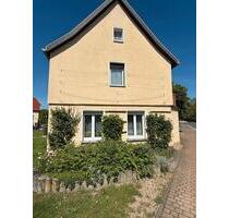 Wohnhaus mit grünem Grundstück - 98.000,00&nbsp;EUR Kaufpreis, ca.&nbsp; 120,00&nbsp;m&sup2; in Buttstädt (PLZ: 99628)