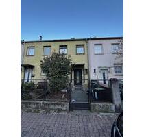 Modernisiertes Reihenmittelhaus mit Garten, ausgebautem DG - Frankfurt am Main West