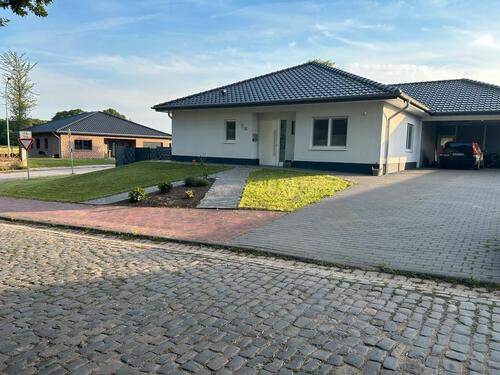 Foto - Bungalow wohnen auf einer Ebende
