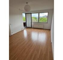 Helle 2-Zimmer-Wohnung mit Balkon in Frankfurt-Bonames - Frankfurt am Main