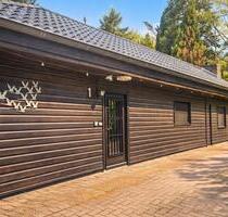 Einfamilienhaus mit Pool im Wald - Hollenstedt