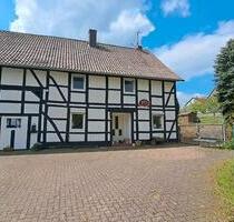 Zweifamilien Haus Fachwerk Pferdehaltung möglich - Coppenbrügge