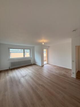 Foto - ERSTBEZUG nach Sanierung! 3-Zimmer - 75qm - Balkon