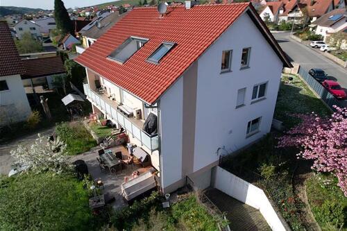 Foto - Hochparterre-Wohnung in Eibelstadt sonnig- großzügig eig.Garten