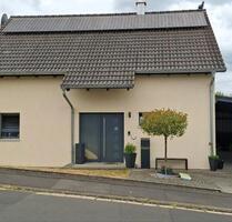 Tolles Einfamilienhaus - 650.000,00&nbsp;EUR Kaufpreis, ca.&nbsp; 130,95&nbsp;m&sup2; in Staufenberg (PLZ: 35460)