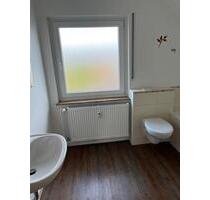 Helle 3-Zimmer-Dachgeschosswohnung mit Einbauküche & 2 Stellplätz - Lübbecke