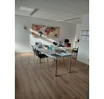 Modernes Büro zentral gelegen in Köln-Mülheim, ohne Proviosion