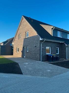 Foto - Doppelhaushälfte zu vermieten - 1.160,00&nbsp;EUR Kaltmiete, ca.&nbsp; 102,00&nbsp;m&sup2;