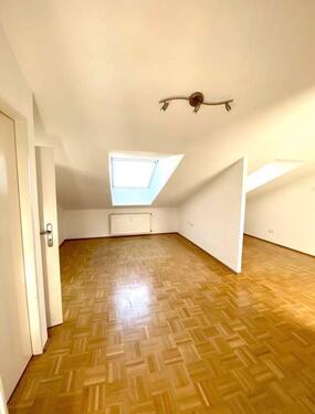 Foto - 1.5 Zimmer Dachgeschoßwohnung zur Miete in Frankfurt am Main