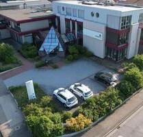 WILDESHAUSEN: 600 m² große Halle in zentraler Lage mit ca. 160 m² Bürofläche zu vermieten!