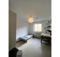 Einzelzimmer in einer 3er-WG - nur für Studentinnen - Erlangen Am Anger