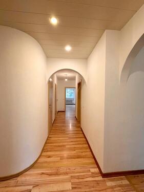 Foto - Attraktive, vollständig renovierte 5-Zimmer Erdgeschosswohnung