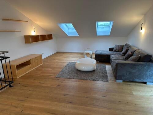 Foto - Neuwertige 2,5-Zimmer-Wohnung möbliert mit Einbauküche