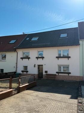 Foto - Reihenhaus Uchtelfangen - 240.000,00&nbsp;EUR Kaufpreis, ca.&nbsp; 180,00&nbsp;m&sup2;