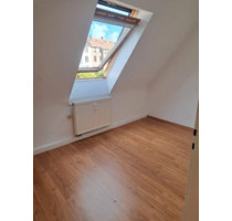 schöne und helle Dachgeschoss Wohnung zu vermieten - Pirmasens Niedersimten