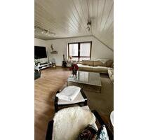 Lichtdurchflutete 3,5-Zimmer-Dachgeschosswohnung mit Balkon, Wärmepumpe und PV-Anlage - Spiegelberg