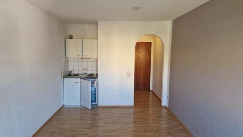 Foto - Teilmöblierte 1-Zimmer Wohnung kleine Küche & Stellplatz