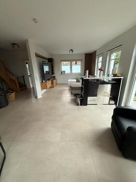 Foto - Modernes Einfamilienhaus mit Carport, Garten und Wallbox