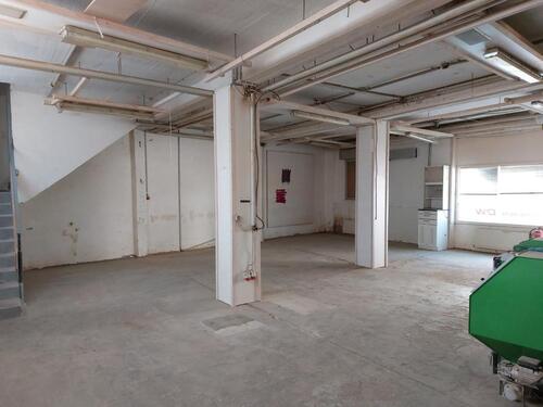 Foto - Lagerraum 365 m2 VB - 1.750,00&nbsp;EUR Kaltmiete, ca.&nbsp; 4,80&nbsp;m&sup2;