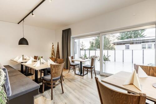 Foto - Renoviertes Restaurant mit Dachterrasse