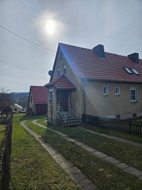 Foto - 4 Person Haus mit Nebengebäude und großem Garten