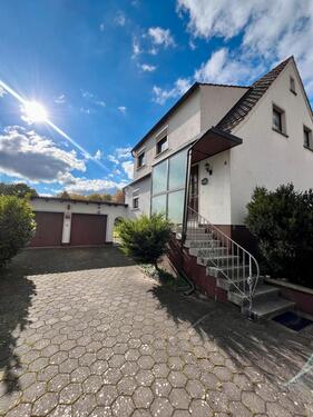 Foto - Charmantes Einfamilienhaus mit Garten und Doppelgarage