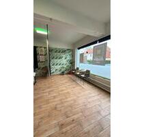 Untermiete für Nageldesignerin - 550,00&nbsp;EUR Kaltmiete, ca.&nbsp; 6,00&nbsp;m&sup2; in Bremen (PLZ: 28325) Osterholz