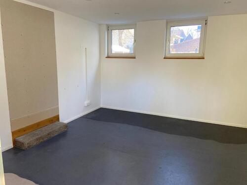 Foto - Lager- oder Ausstellungsraum in Nürnberg-Fischbach zentral