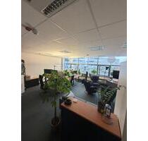 Lichtdurchflutetes Büro mit Konferenzraum zu vermieten - Fürth Südstadt