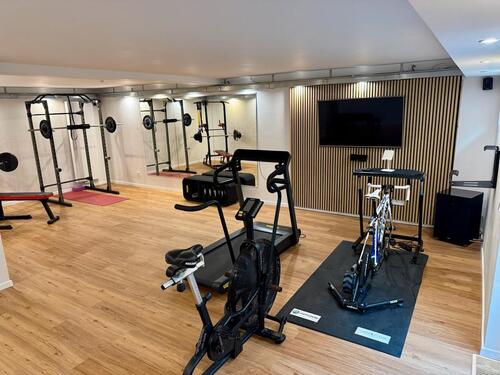 Foto - Kernsaniertes Familienhaus mit Fitnessbereich